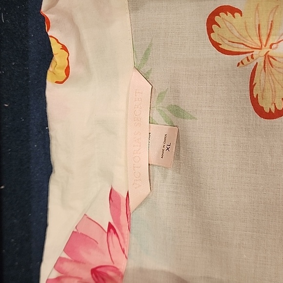 Vintage Victoria's Secret floral pajama set - Picture 3 of 11